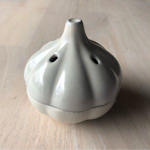 Garlic Keeper. Ceramic.